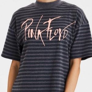 American Eagle
Mock Neck
Striped tee
Pink Floyd